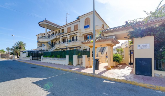 Resale - Bungalow -
Torrevieja - Torre La Mata