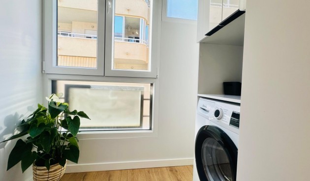 Återförsäljning - Apartment -
Torrevieja - Playa del Cura