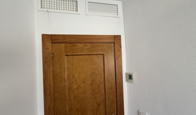 Återförsäljning - Bungalow -
La Puebla - Inland