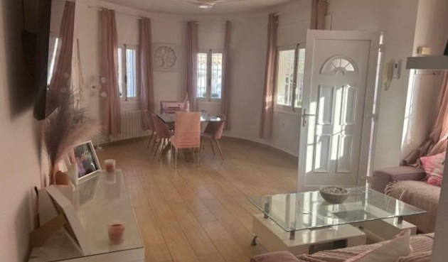 Resale - Villa -
Orihuela Costa - Playa Flamenca