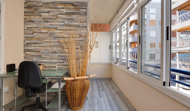 Resale - Apartment -
Torrevieja - Acequion