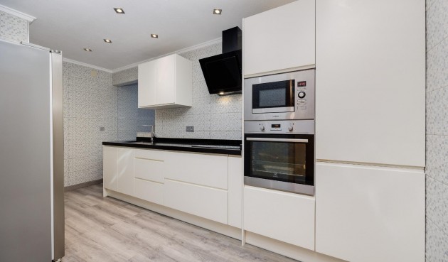 Resale - Apartment -
Torrevieja - Acequion