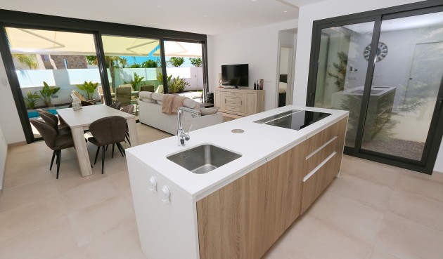 Brukt - Villa -
Pilar de la Horadada - Costa Blanca