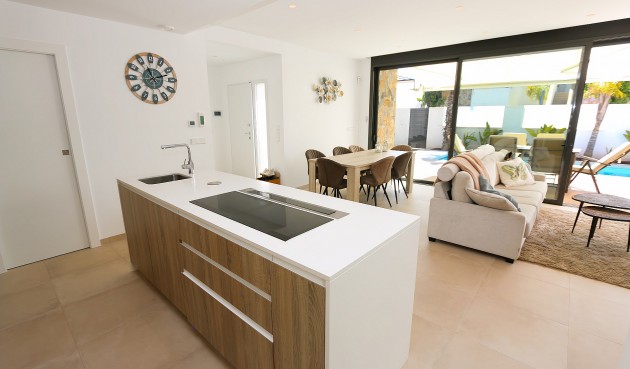 Brukt - Villa -
Pilar de la Horadada - Costa Blanca