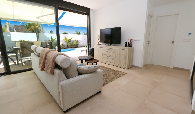 Brukt - Villa -
Pilar de la Horadada - Costa Blanca