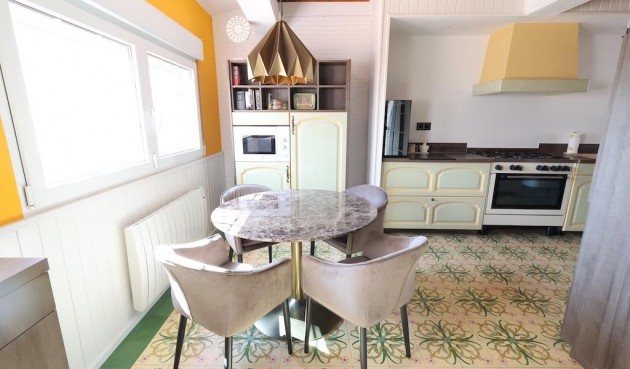 Resale - Villa -
Orihuela Costa - Costa Blanca