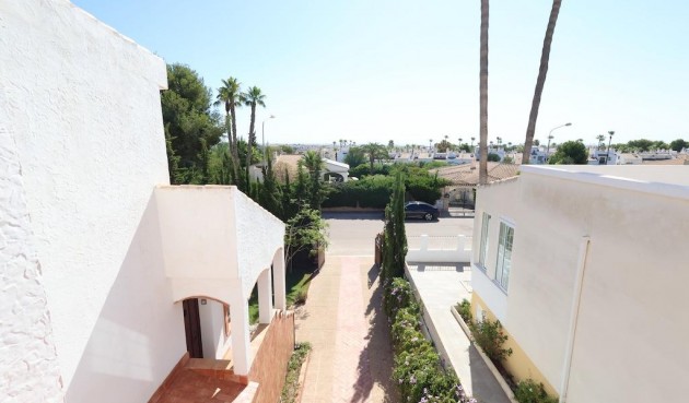 Resale - Villa -
Orihuela Costa - Costa Blanca
