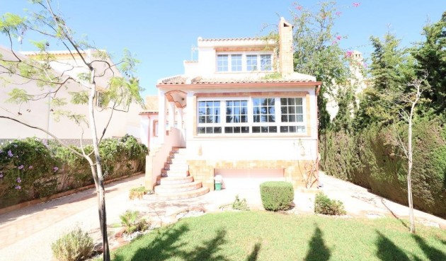 Resale - Villa -
Orihuela Costa - Costa Blanca