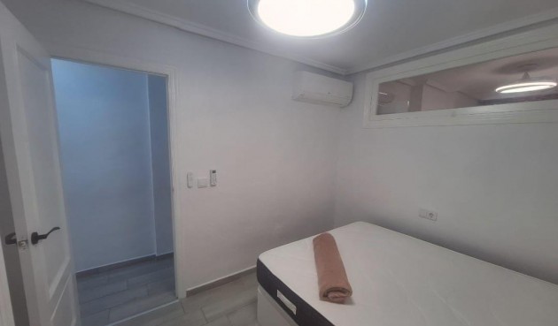 Återförsäljning - Apartment -
Torrevieja - Playa del Cura