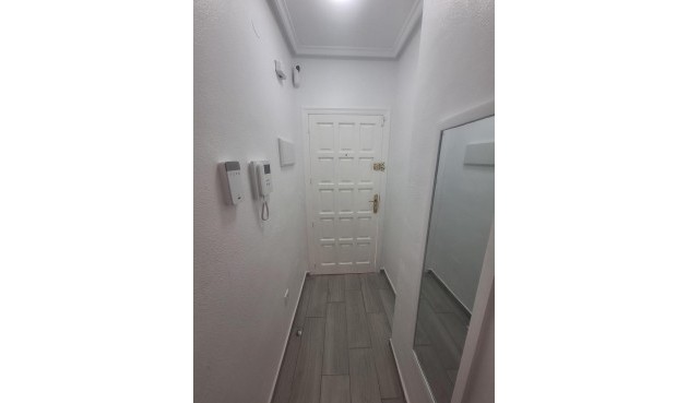 Återförsäljning - Apartment -
Torrevieja - Playa del Cura
