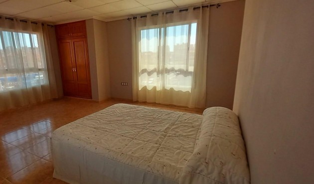 Brukt - Town House -
Torrevieja - Nueva Torrevieja