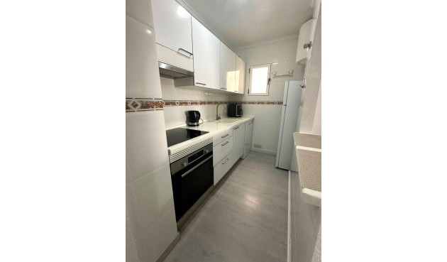 Återförsäljning - Apartment -
Torrevieja - Centro