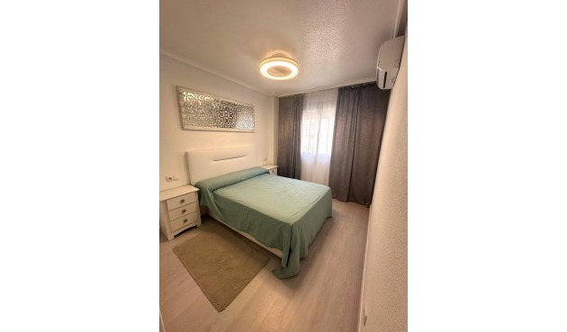 Återförsäljning - Apartment -
Torrevieja - Centro