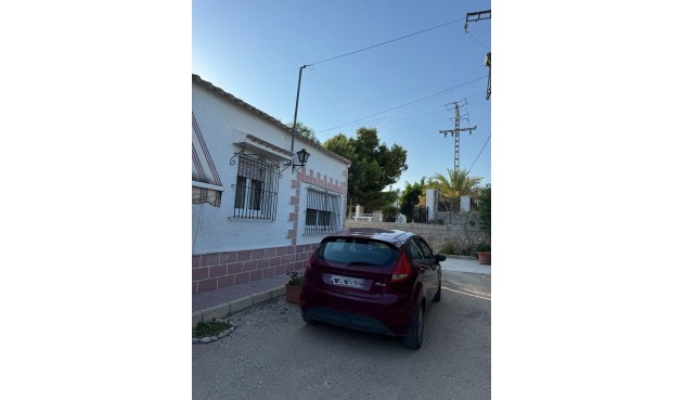 Resale - Villa -
Albatera - Partida Lomas