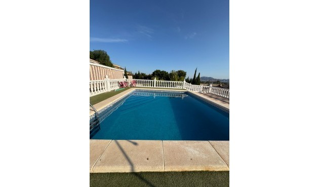 Resale - Villa -
Albatera - Partida Lomas