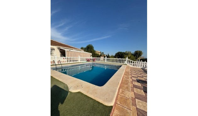 Resale - Villa -
Albatera - Partida Lomas