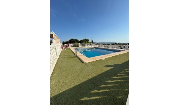 Resale - Villa -
Albatera - Partida Lomas