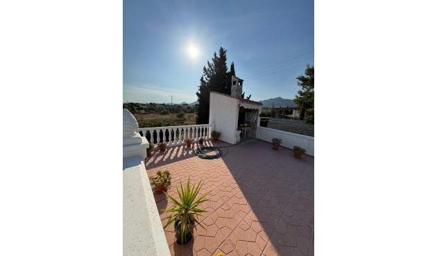 Resale - Villa -
Albatera - Partida Lomas