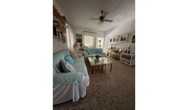 Resale - Villa -
Albatera - Partida Lomas