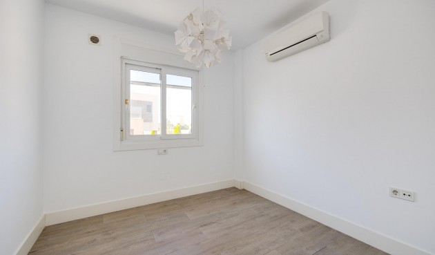 Brukt - Villa -
Torrevieja - aguas nuevas