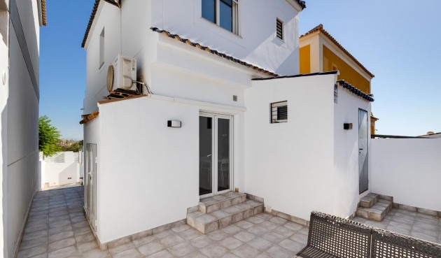 Brukt - Villa -
Torrevieja - aguas nuevas