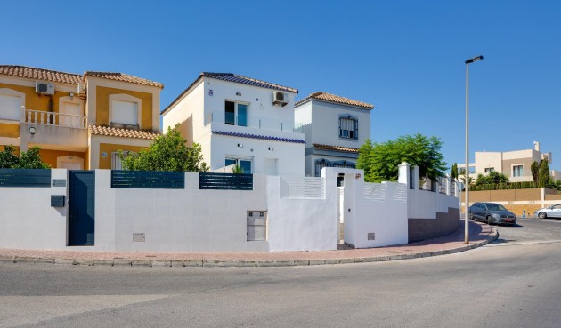 Brukt - Villa -
Torrevieja - aguas nuevas