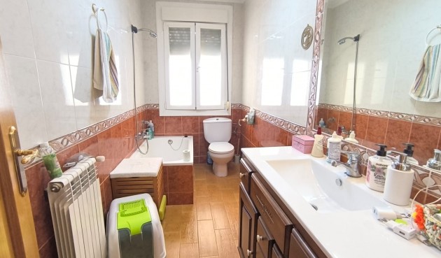 Resale - Villa -
Yecla - Inland