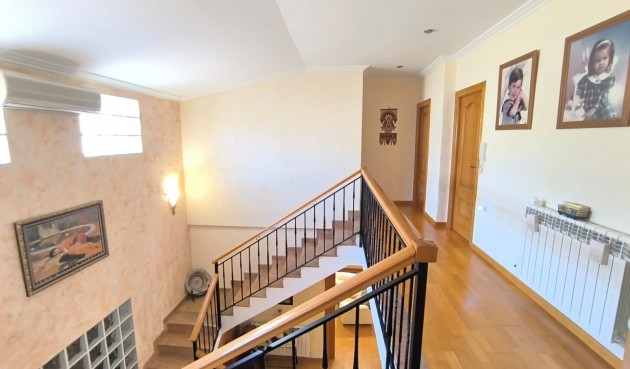 Resale - Villa -
Yecla - Inland