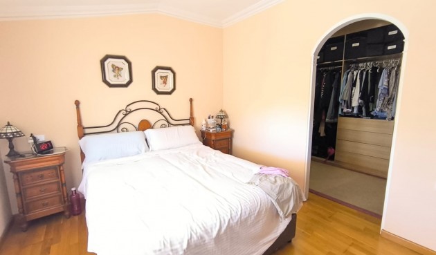 Resale - Villa -
Yecla - Inland