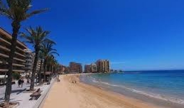 Resale - Apartment -
Torrevieja - Estacion De Autobuses