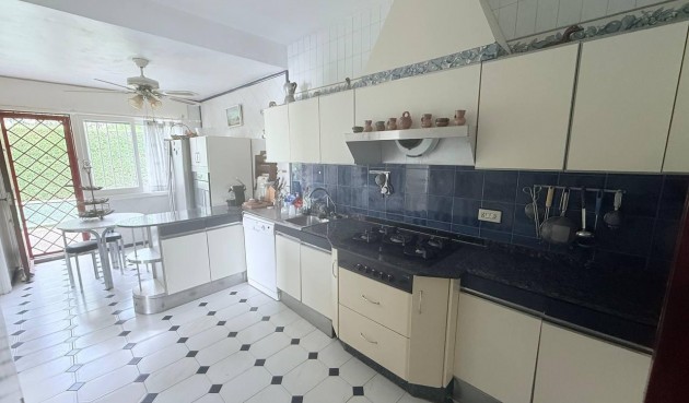 Resale - Villa -
Orihuela Costa - Campoamor