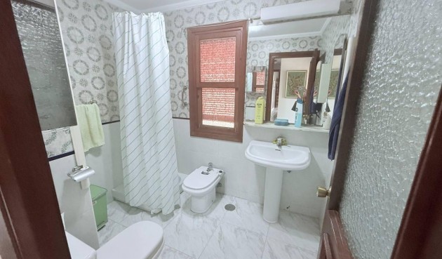 Resale - Villa -
Orihuela Costa - Campoamor