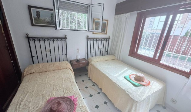 Resale - Villa -
Orihuela Costa - Campoamor