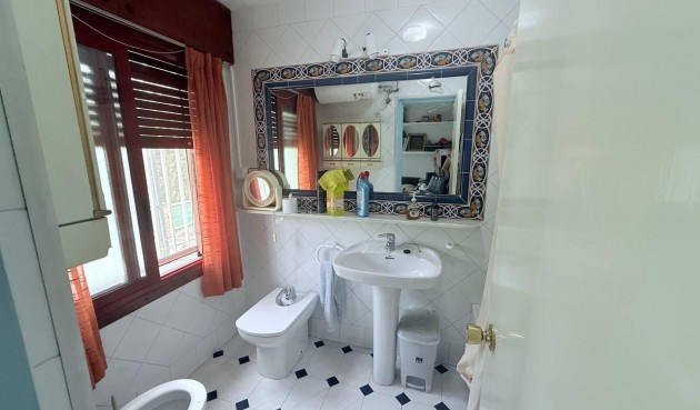 Resale - Villa -
Orihuela Costa - Campoamor