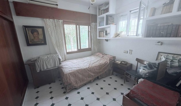 Resale - Villa -
Orihuela Costa - Campoamor