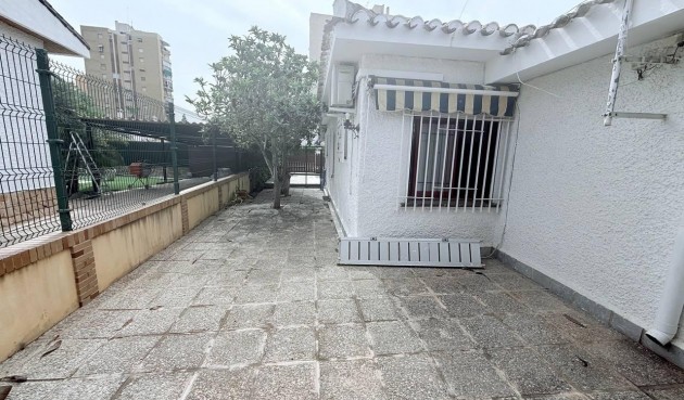 Resale - Villa -
Orihuela Costa - Campoamor