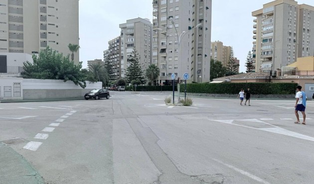 Resale - Villa -
Orihuela Costa - Campoamor