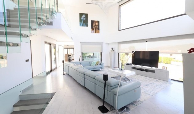 Återförsäljning - Villa -
Jávea - Costa Blanca