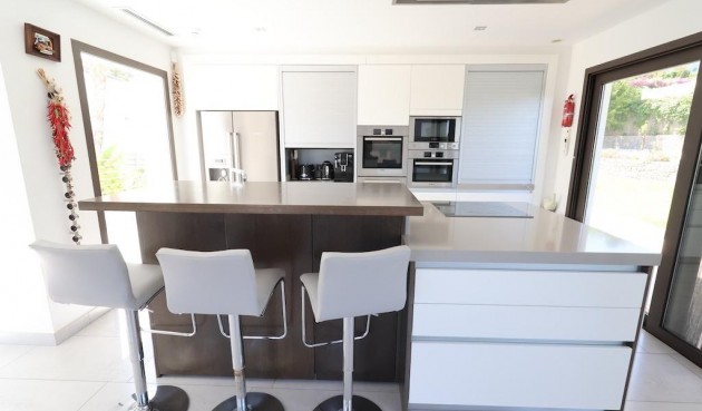 Återförsäljning - Villa -
Jávea - Costa Blanca