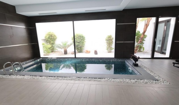 Återförsäljning - Villa -
Jávea - Costa Blanca