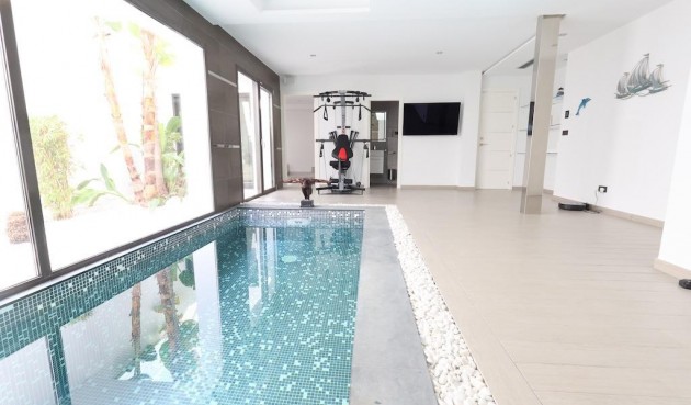 Återförsäljning - Villa -
Jávea - Costa Blanca