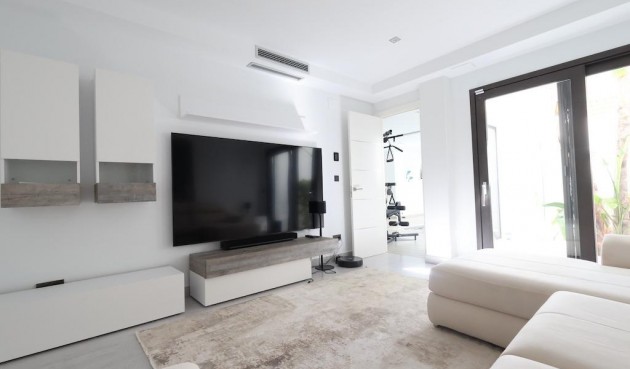 Återförsäljning - Villa -
Jávea - Costa Blanca