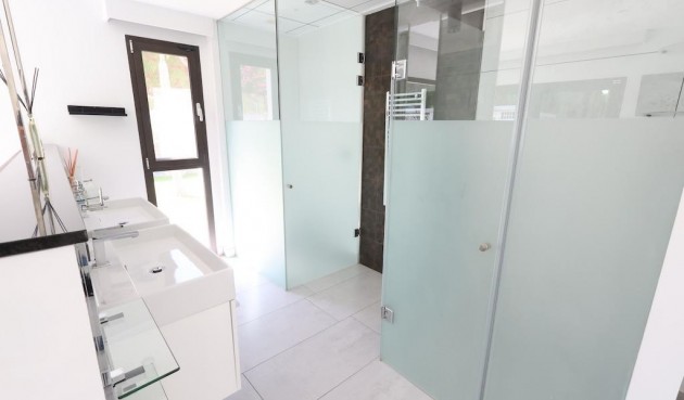 Återförsäljning - Villa -
Jávea - Costa Blanca