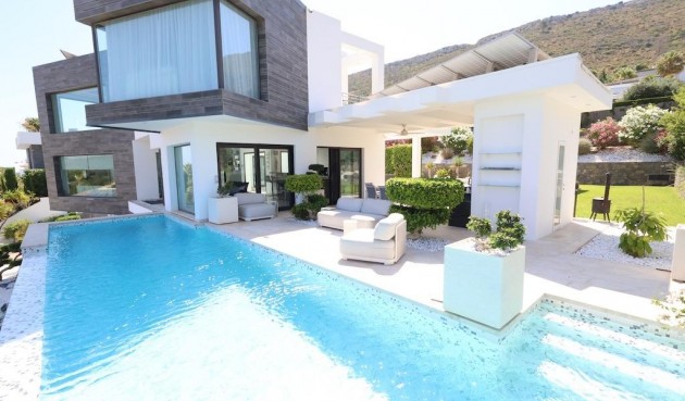 Återförsäljning - Villa -
Jávea - Costa Blanca