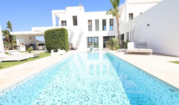 Återförsäljning - Villa -
Jávea - Costa Blanca