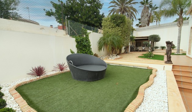 Resale - Villa -
Torrevieja - Costa Blanca