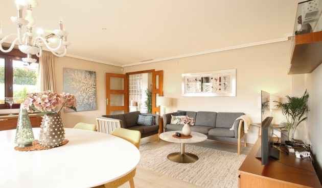 Resale - Villa -
Torrevieja - Costa Blanca