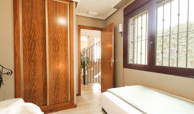 Resale - Villa -
Torrevieja - Costa Blanca