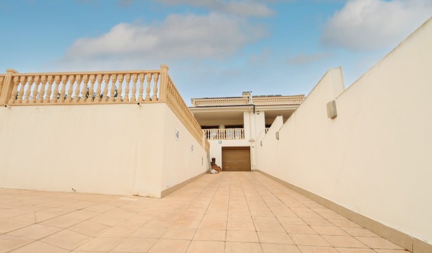 Resale - Villa -
Torrevieja - Costa Blanca