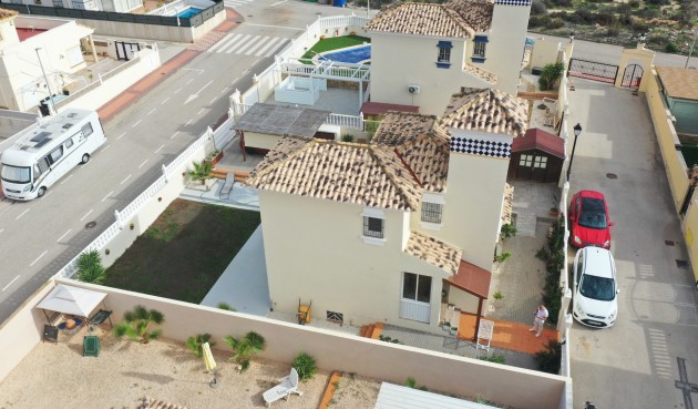 Resale - Villa -
Algorfa - Inland